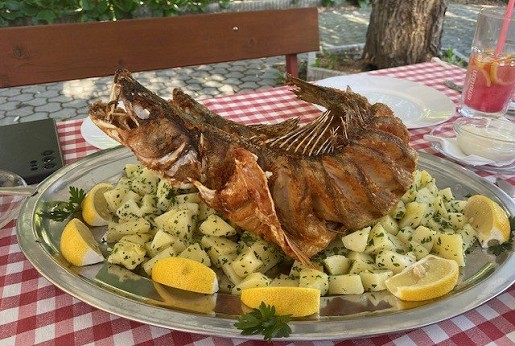 Hagyományos ízek és modern gasztronómia: A legendás Becsali Csárdától a megújult Sziklakert Étteremig